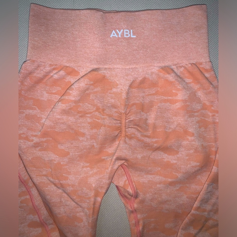 ABYL Seamless Camo Print Leggings with “butt scrunch” - Picture 2 of 4